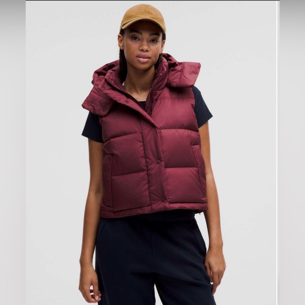 Lululemon Wunder Puff 600-Down-Fill
Cropped Vest in Garnet Size 10 NWT